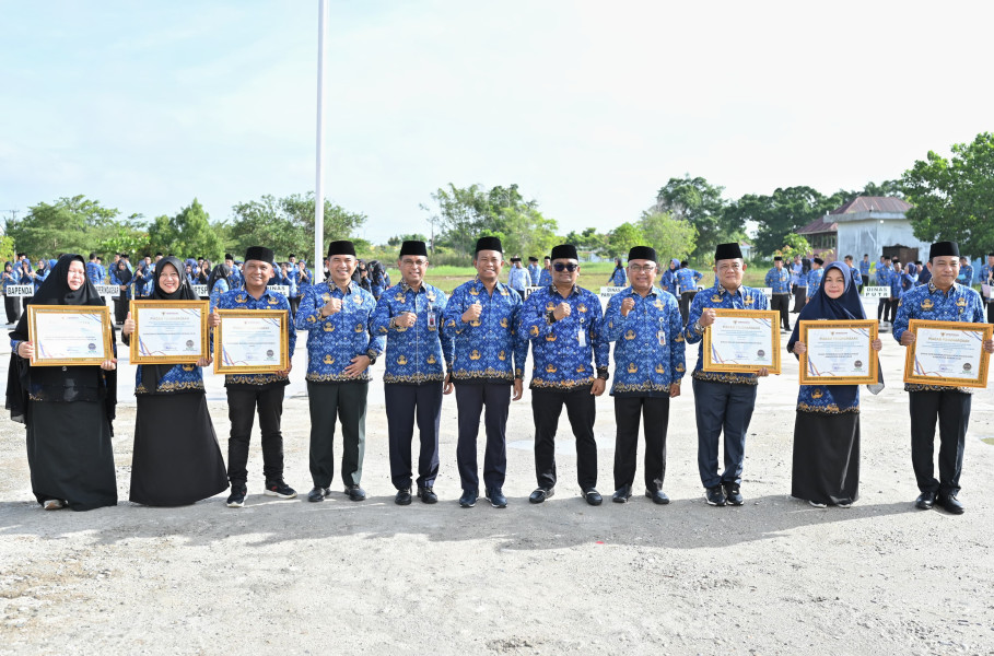 Beri Pelayanan Terbaik, 4 OPD dan 2 Puskesmas Rohil Terima Penghargaan Ombudsman RI