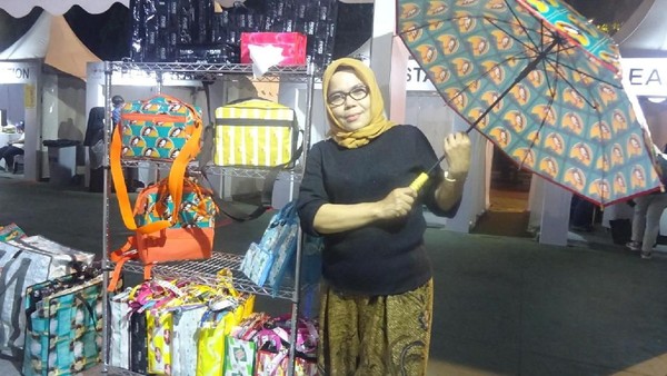 Mengolah Limbah Plastik Jadi Bisnis Beromzet Rp10 Juta /Bulan