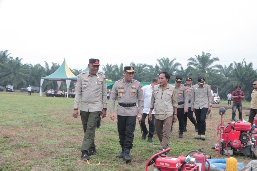 Kapolres Rohil Pimpin Apel Siaga Karhutla 2026 Bersama Pemkab dan PT Salim Ivomas