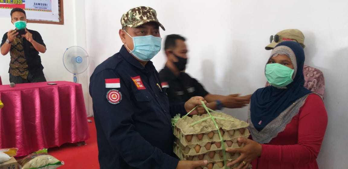 Pemkab Rohil Melalui Dinas Sosial Serahkan Sembako