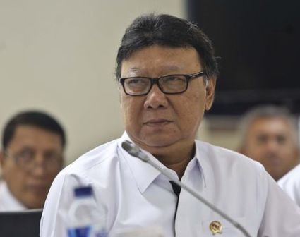 Menteri Tjahjo Berhentikan Ahok Setelah Masa Cuti Habis