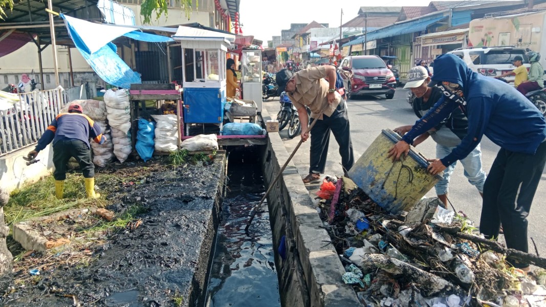 Upaya DLH Rohil Cegah Banjir dan Nyamuk Malaria