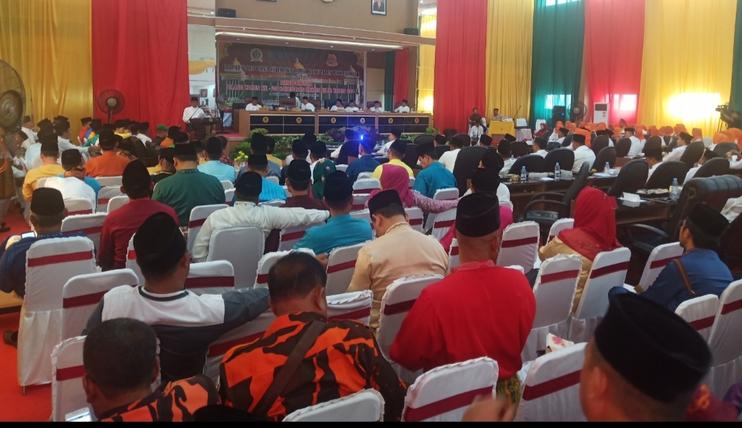 Perdana..!! Maston Pimpin Sidang DPRD HUT Rohil ke 20, Bupati Suyatno Sambut Baik
