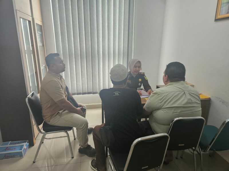 Polres Rohil Serahkan Tersangka Korupsi Dana Hibah KNPI ke Kejari