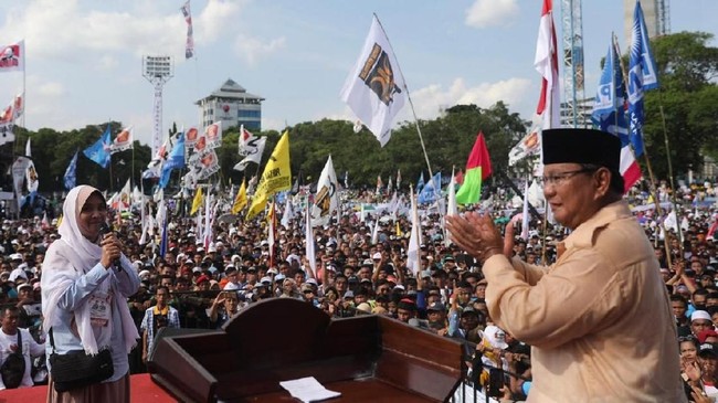 Hitungan Lembaga Survei Dalam-Luar Negeri, Prabowo di Posisi 58-63%
