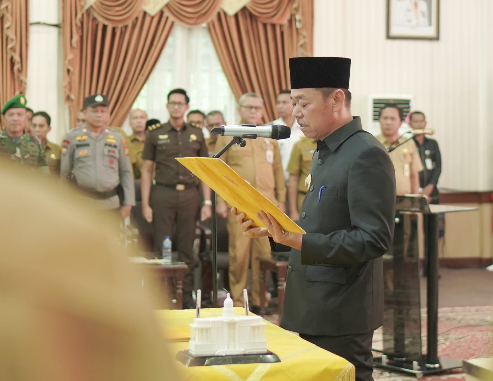 Serahkan Ratusan SK PNS, Bupati Rohil Tegaskan PNS Harus Lebih Giat Bekerja