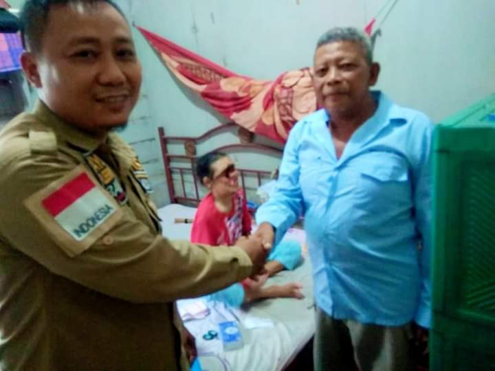 Pksmuda Rohil Sambangi Dan Berikan Bantuan Kepada Penderita Kanker wajah
