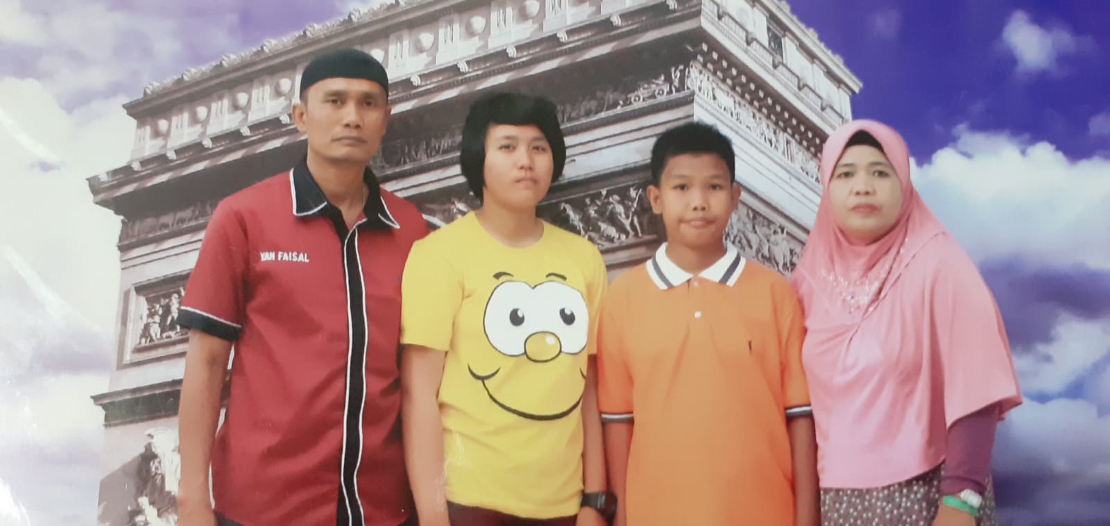 Ayatul Nissa Rahmadani SH, Putri Sulung H Yan Faizal Wartawan Senior di Rohil Rampungkan Tiga Buku S