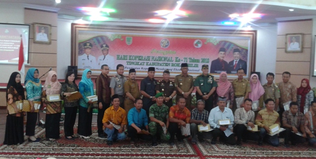 15 Koperasi Rohil Dapat Penghargaan Pada Peringatan Hari Koperasi Ke-71 15 Koperasi Rohil Dapat Penghargaan Pada Peringatan Hari Koperasi Ke-71