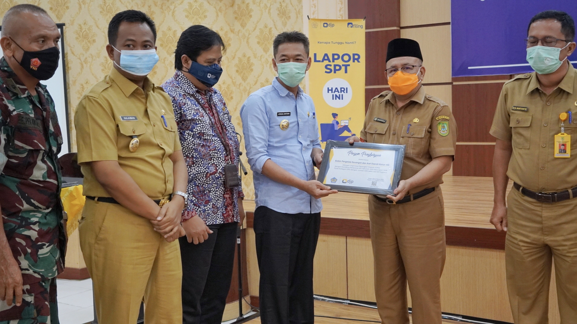 Buka Sosialisasi HPP, Bupati Rohil Ajak Masyarakat Bayar Pajak Tepat Waktu