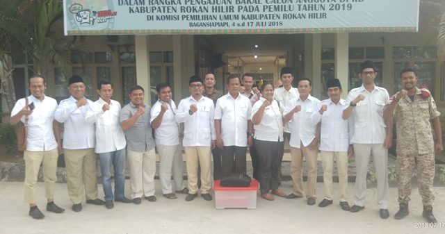 DPC Gerindra Rohil Daftarkan 45 Bacalegnya di KPUD