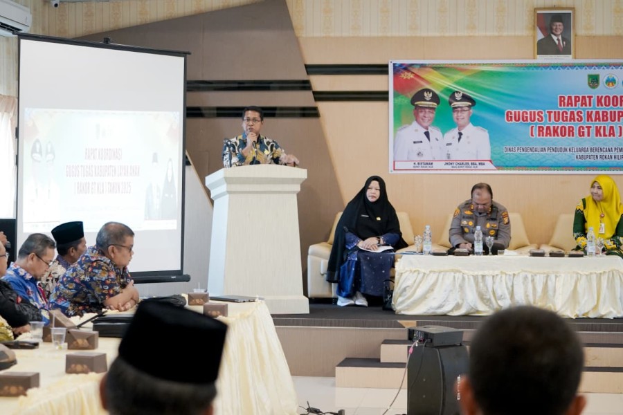Wabup Rohil Jhony Charles Buka Secara resmi Kegiatan Rakor Gugus Tugas KLA Tahun 2025 Wabup Rohil Jhony Charles Buka Secara resmi Kegiatan Rakor Gugus Tugas KLA Tahun 2025