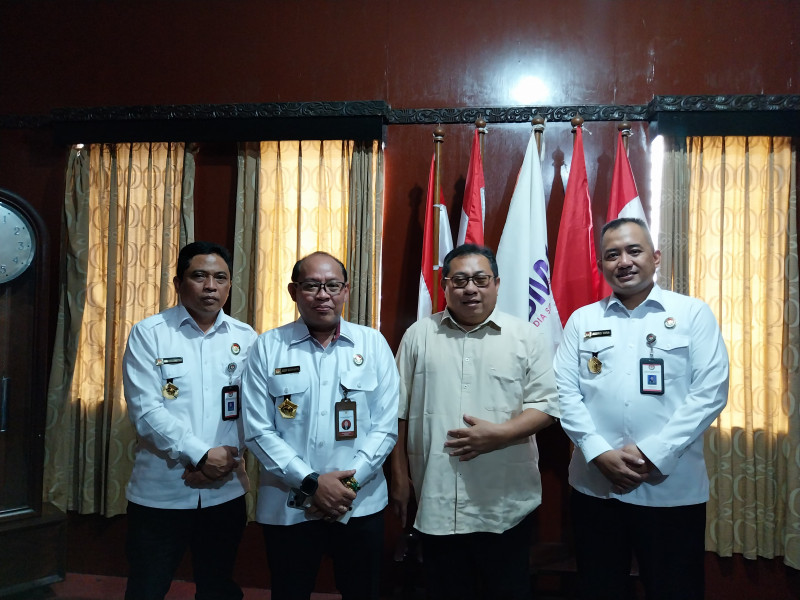 Ketum SMSI Firdaus Menerima Tamu dari Deputi Penasehat Presiden