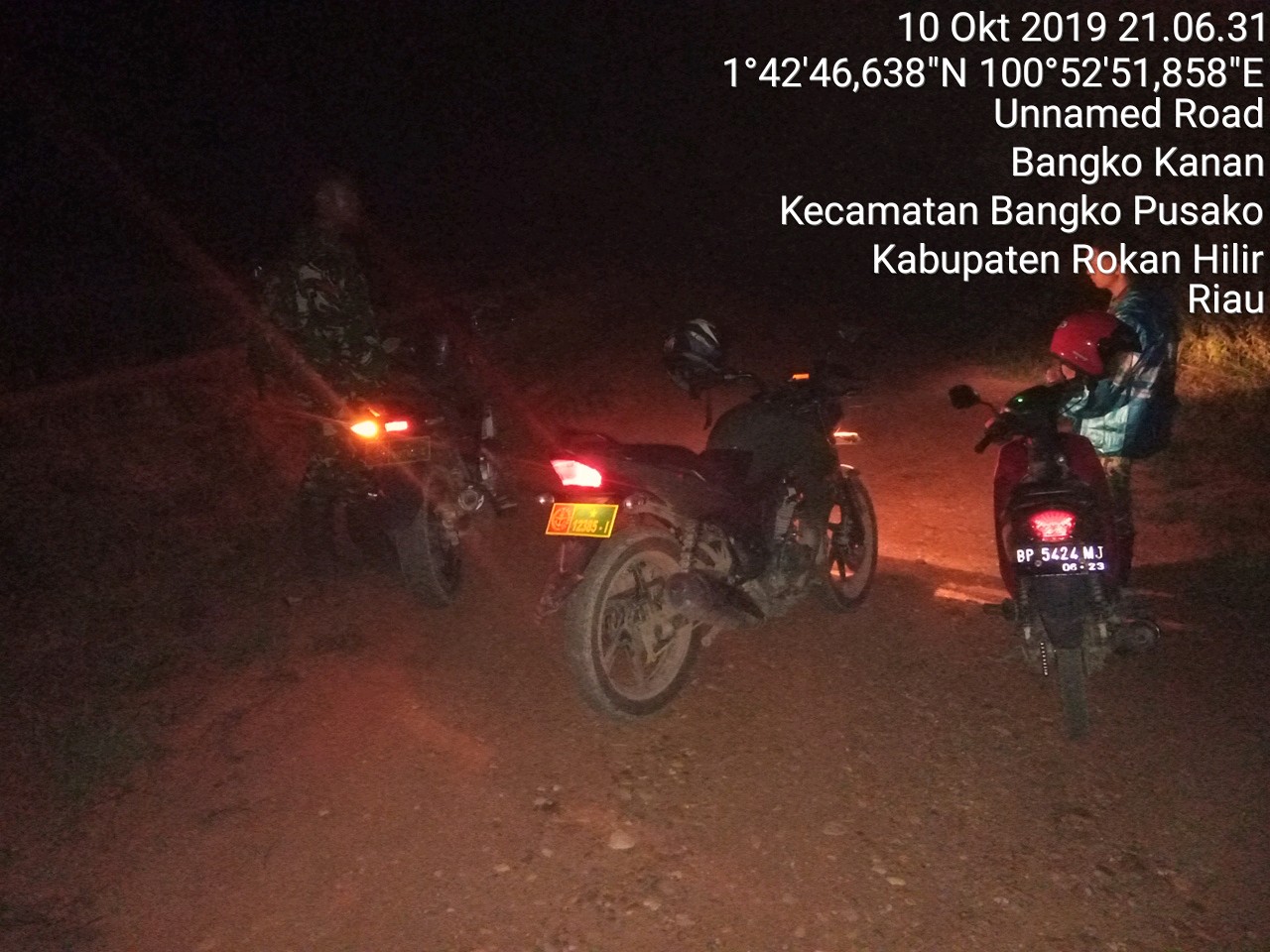 Antisipasi Pelaku Karlahut, Koramil 05/RM Laksanakan Patroli Malam