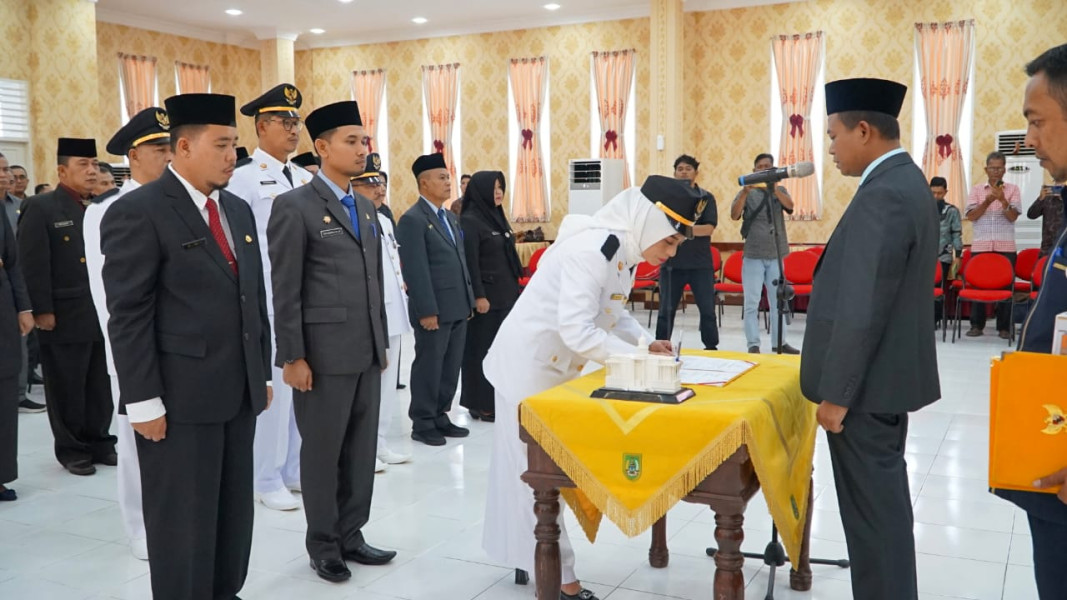 Wabup Lantik Sejumlah Pejabat Baru di Lingkungan Pemkab Rohil
