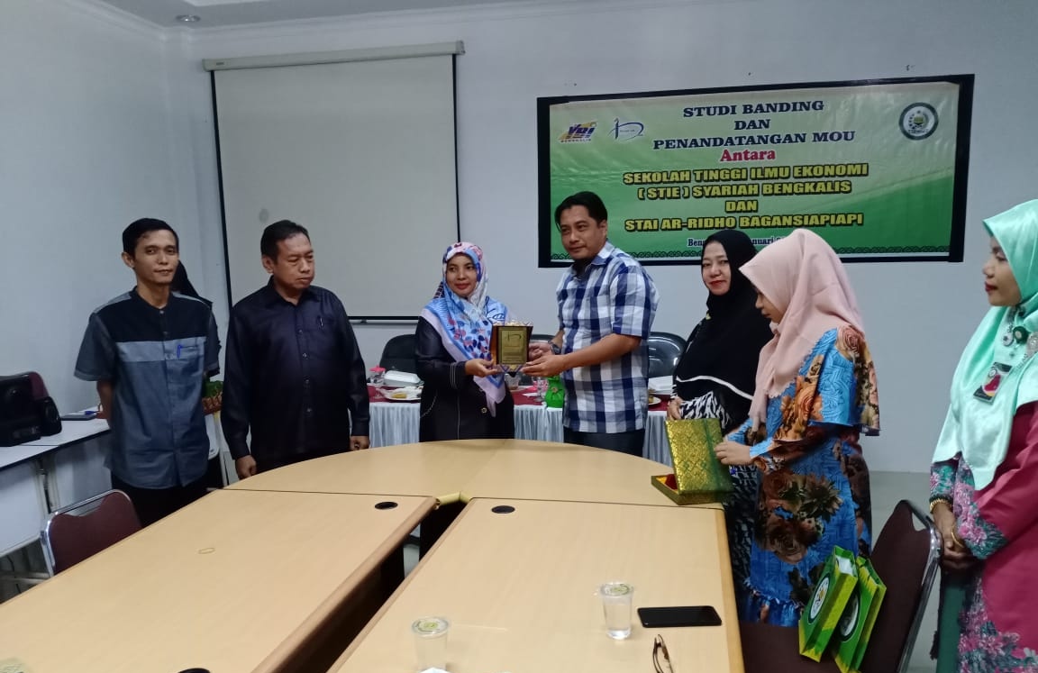 STAI Ar-Ridho Bagansiapiapi Lakukan MoU Dengan STIE Syariah Bengkalis