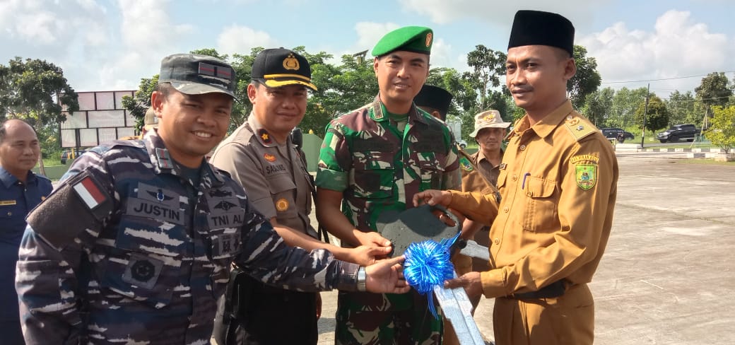 Mobilisasi Pencegahan Karlahut, Datuk Penghulu di Rohil Terima Bantuan Sepeda Motor