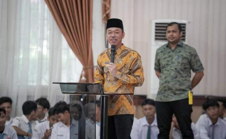 Buka Tryout Dan Seminar Akbar Tahun 2024, Bupati Rohil Pinta Siswa Mampu Bersaing