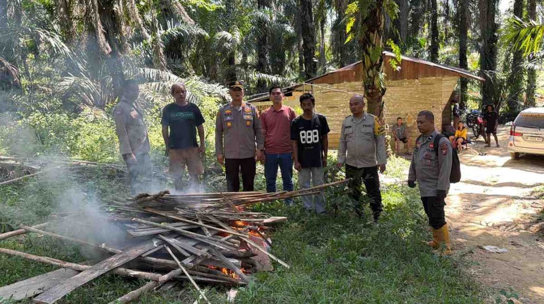 Polsek Pujud Patroli Lokasi Rawan Pekat dan Narkoba di Pondok Kresek Rohil