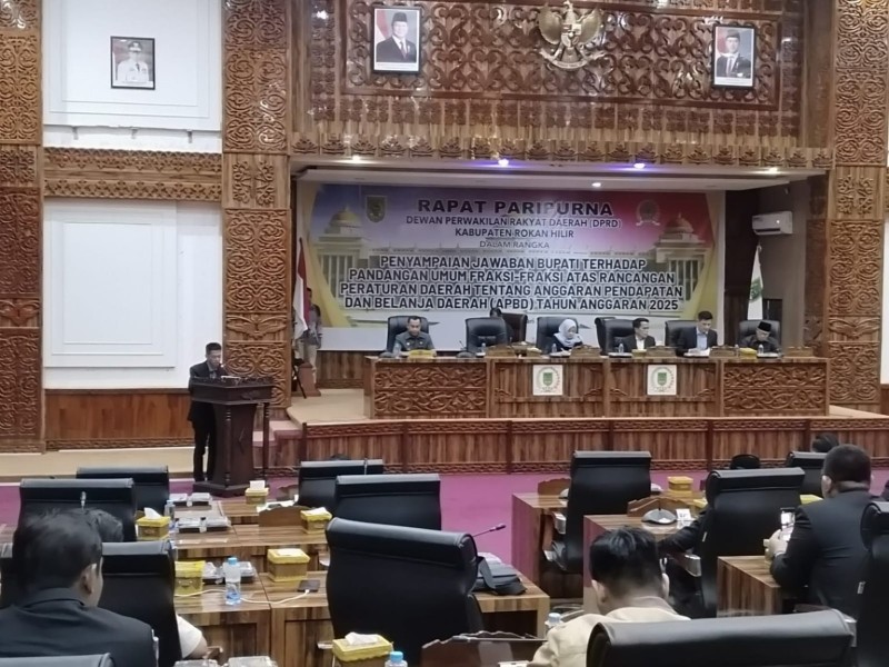 Sidang Paripurna DPRD Rohil Penyampaian Jawaban Terhadap Pandangan Umum Fraksi