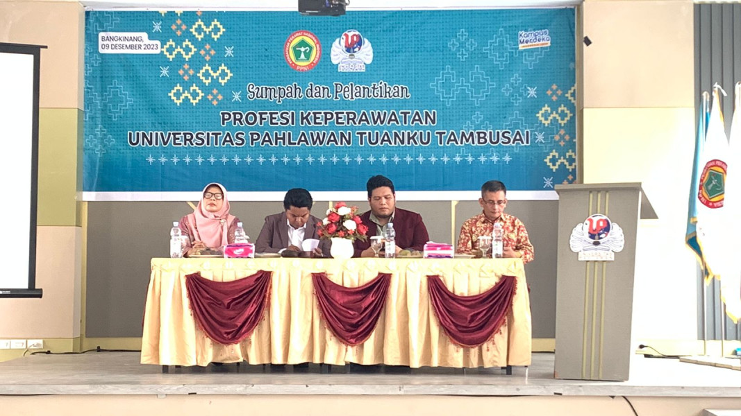 Sebanyak 157 Orang Mahasiswa UPTT Profesi Ners dan D3 Keperawatan  di Angkat Sumpah