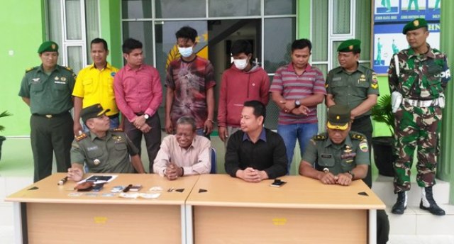 Dandim 0321 Rohil Serahan Hasil Tangkapan Ke Polres Rohil