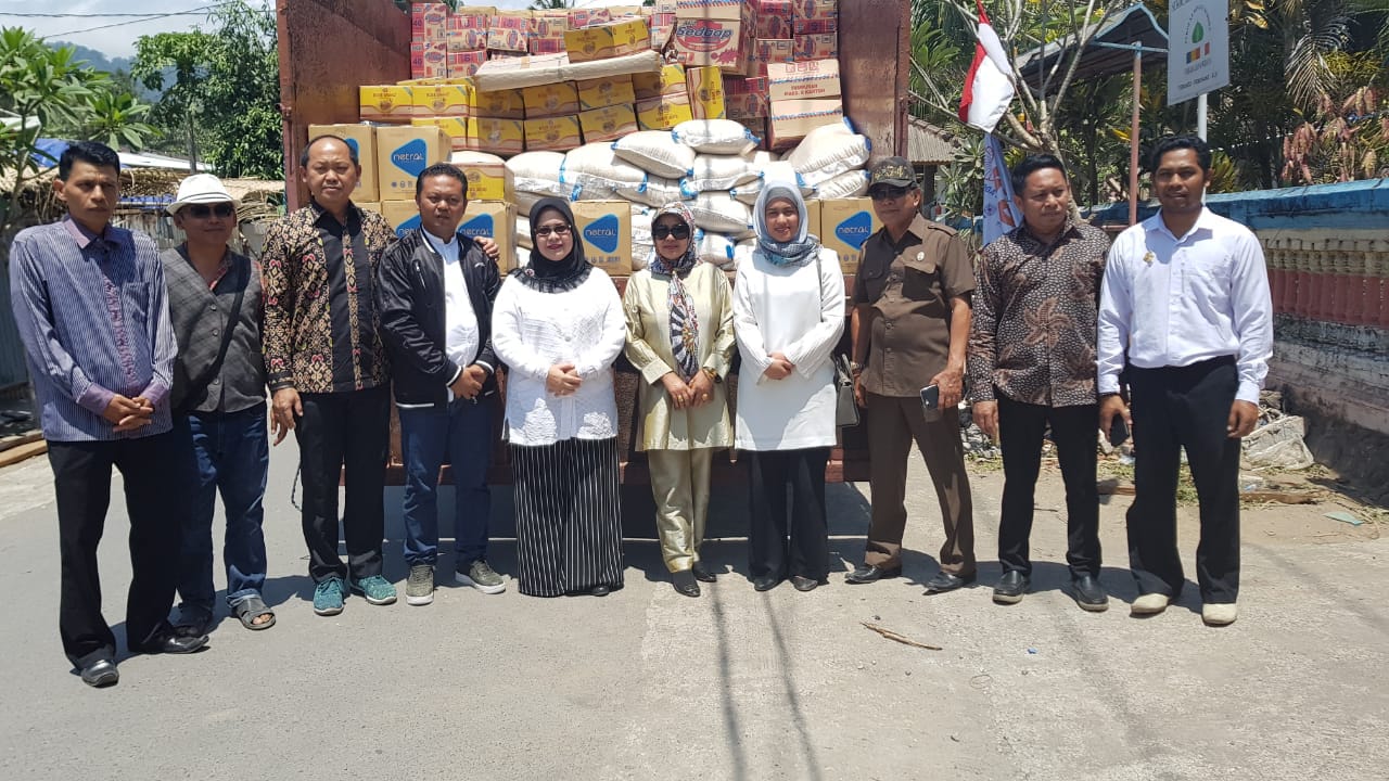 DPRD Riau Serahkan Sumbangan Gempa Lombok