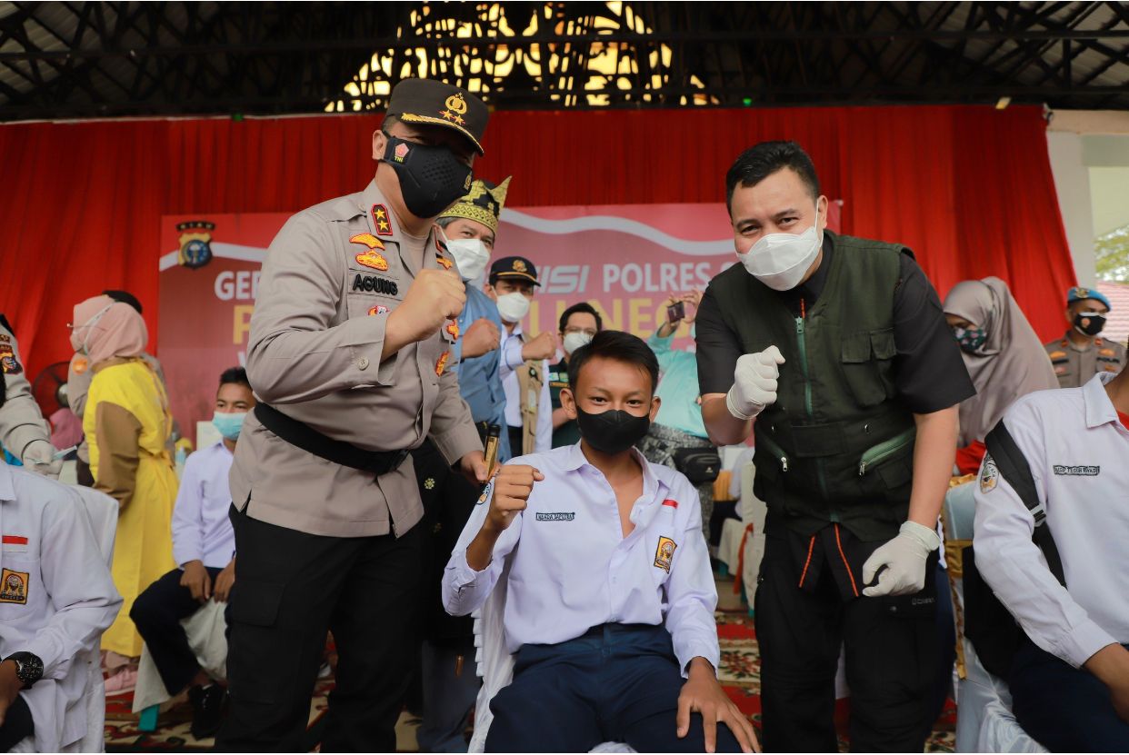 Percepatan Vaksin, Polda Riau Pantau Langsung Pelaksanaan Vaksinasi di Pelalawan