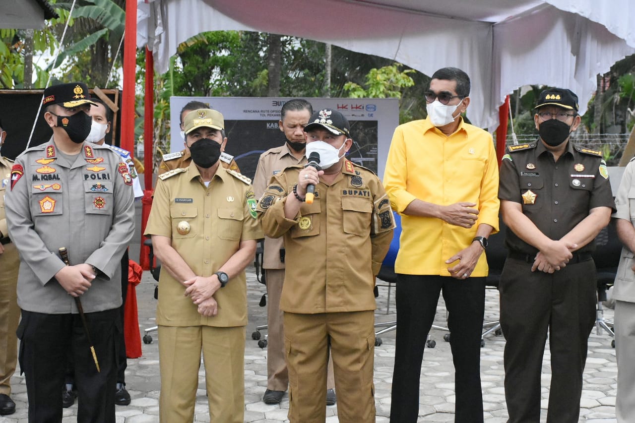 Bupati Kampar Dampingi Gubri Persmian Tol Pekanbaru -Bangkinang