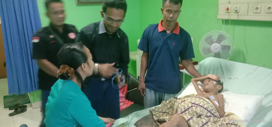 Jenguk Bocah Pengidap Tumor Ganas, FPII Riau Tunjukan Kepedulian Sesama