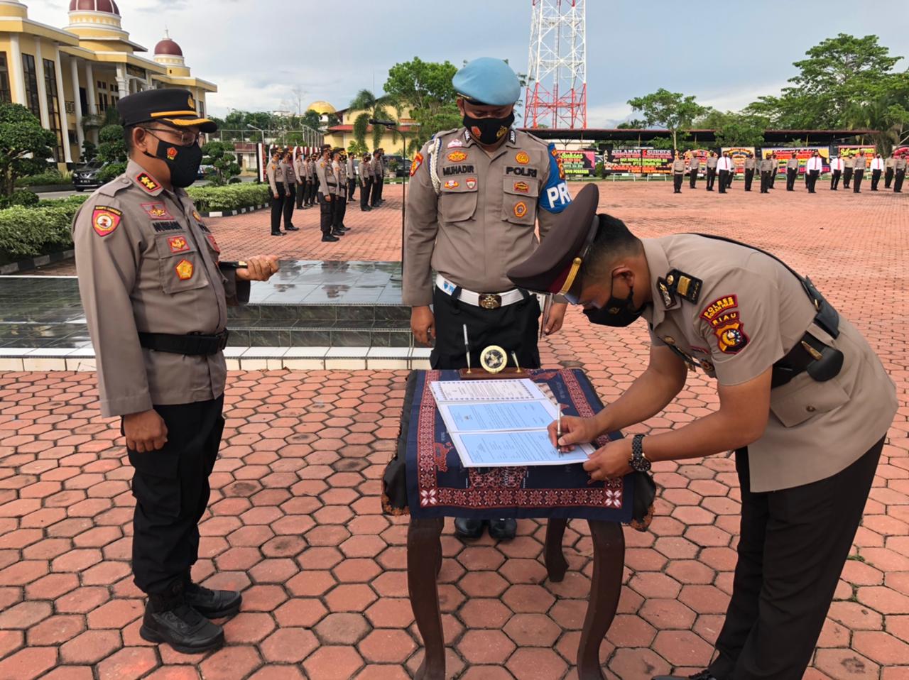 Kapolres Rohil Pimpin Upacara Sertijab Kabag OPS dan Kasat Sabhara