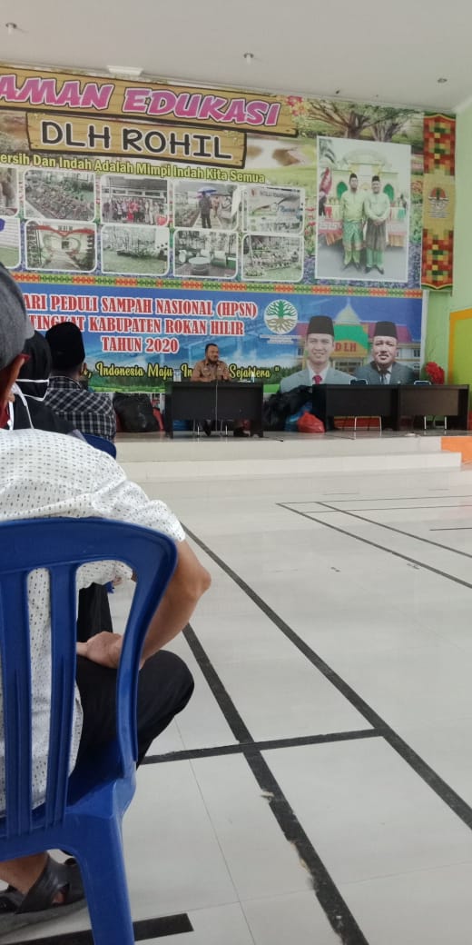 Pertemuan Rutin: Suwandi Pimpin Rapat Koordinasi Dengan Pengawas dan Petugas Kebersihan