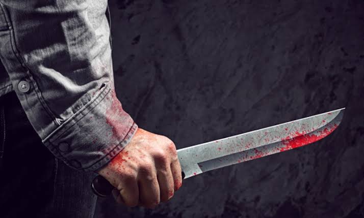 Saat Ayah Memeluk, Anak Tikamkan Pisau ke Jantung