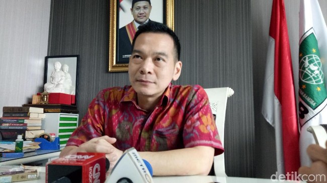 TKN Setuju Istilah 'Cebong-Kampret' Dikubur: Pilpres Bukan Saling Ledek TKN Setuju Istilah 'Cebong-Kampret' Dikubur: Pilpres Bukan Saling Ledek