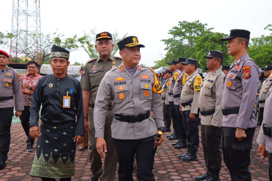 Kapolres Rohil Pimpin Apel Dalam Rangka Ops Mantab Praja LK 2024 Kapolres Rohil Pimpin Apel Dalam Rangka Ops Mantab Praja LK 2024