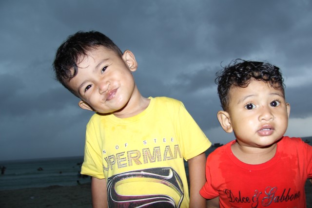 Begini yang Perlu Kita Lakukan Agar Anak Nggak Gampang 'Menghakimi'