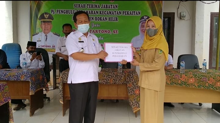 Sertijab Pj. Penghulu Pedamaran, Santi Utari, S.Pd Ajak Semua Perangkat Desa Bersinergi