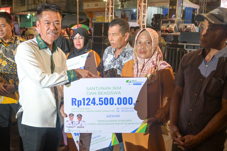 Sambut HUT Ke- 25, Pemkab Rohil Gelar Hiburan Rakyat dan Penyerahan BPJS Ketenagakerjaan