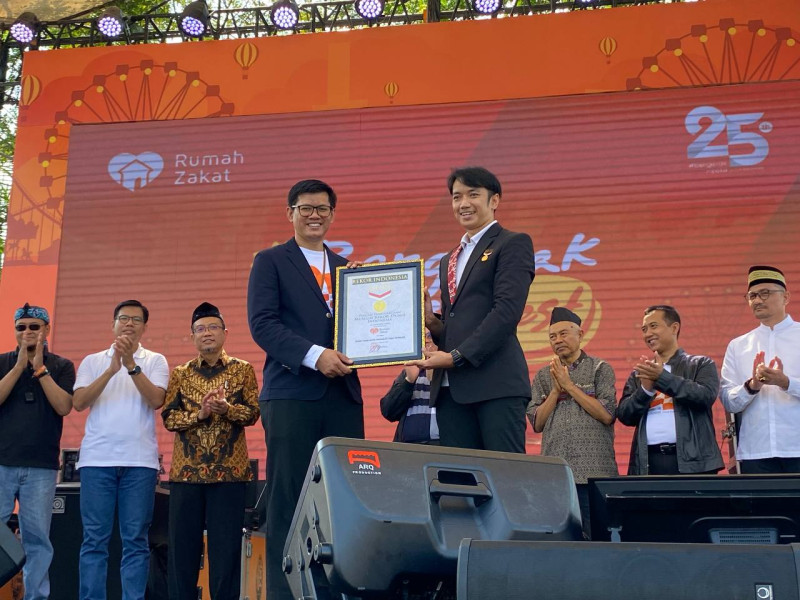 Rumah Zakat Pecahkan Rekor Muri Senam Lansia Serentak di Lokasi Terbanyak