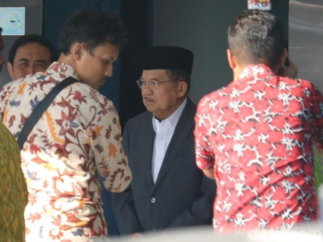 Dijenguk JK dan Emil, Risma Berkomunikasi Lewat Tulisan