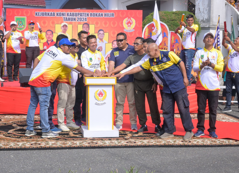 Pembukaan Kejurkab 2024, Bupati Rohil Bersama Ketua KONI Tekan Tombol Sirine
