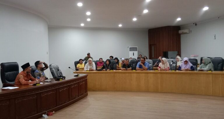 DPRD Kampar RDP Bersama Kelompok Guru THL dan Honorer Swasta