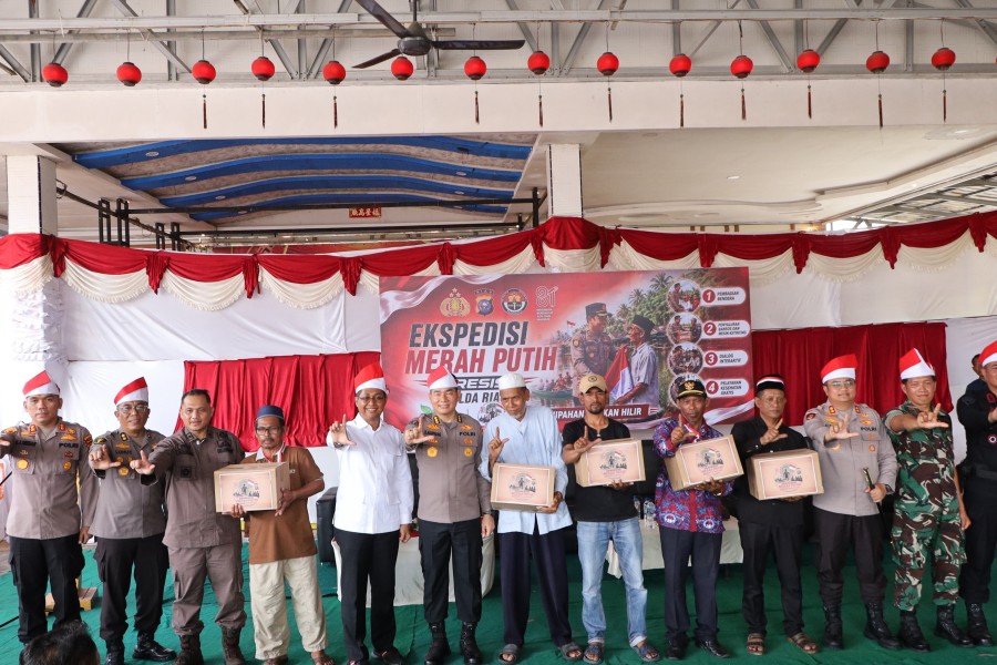 Ekspedisi Merah Putih Presisi Polda Riau Hadir di Panipahan, Salurkan Bantuan dan Layanan Kesehatan
