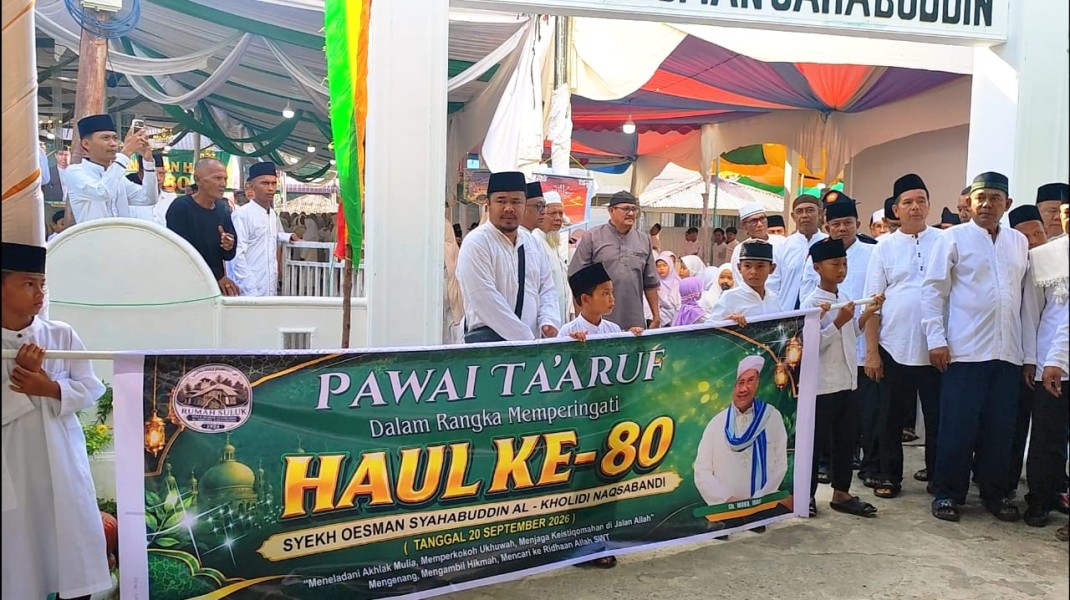 Ribuan Peserta Semarak Pawai Ta’aruf Pembuka Haul ke-80 Syekh Oesman Syahabuddin di Bagansiapiapi