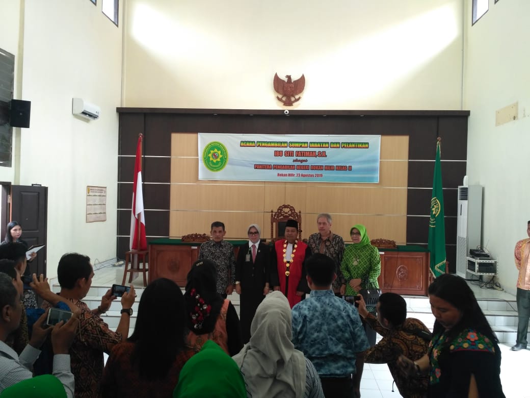 Siti Fatimah SH Dilantik Sebagai Panitera Pengadilan Negeri Rohil 