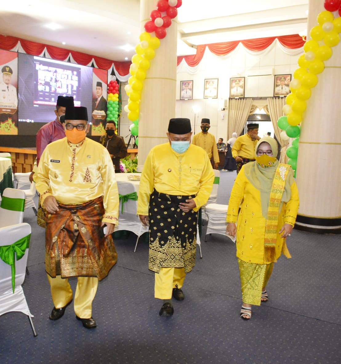 Kepala OPD Ikuti Paripurna HUT Kampar melalui Zoom Meeting di Rumah Dinas Bupati Kampar