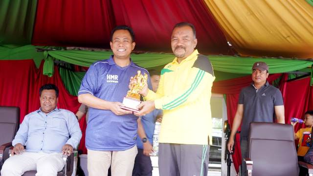 Wabup Rohil Buka Secara Resmi Turnamen Sepak Bola U-30 Antar OPD