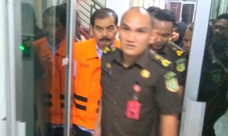 Kejati Riau Resmi Tahan Ibus Kasri Tersandung Korupsi Proyek Jembatan Pedamaran Rohil Kejati Riau Resmi Tahan Ibus Kasri Tersandung Korupsi Proyek Jembatan Pedamaran Rohil