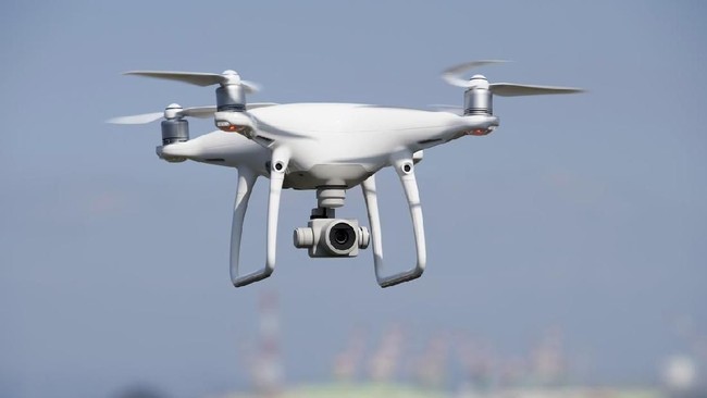 Terbangkan Drone ke Dekat Pangkalan Militer, 2 Pria Singapura Akan Diadili