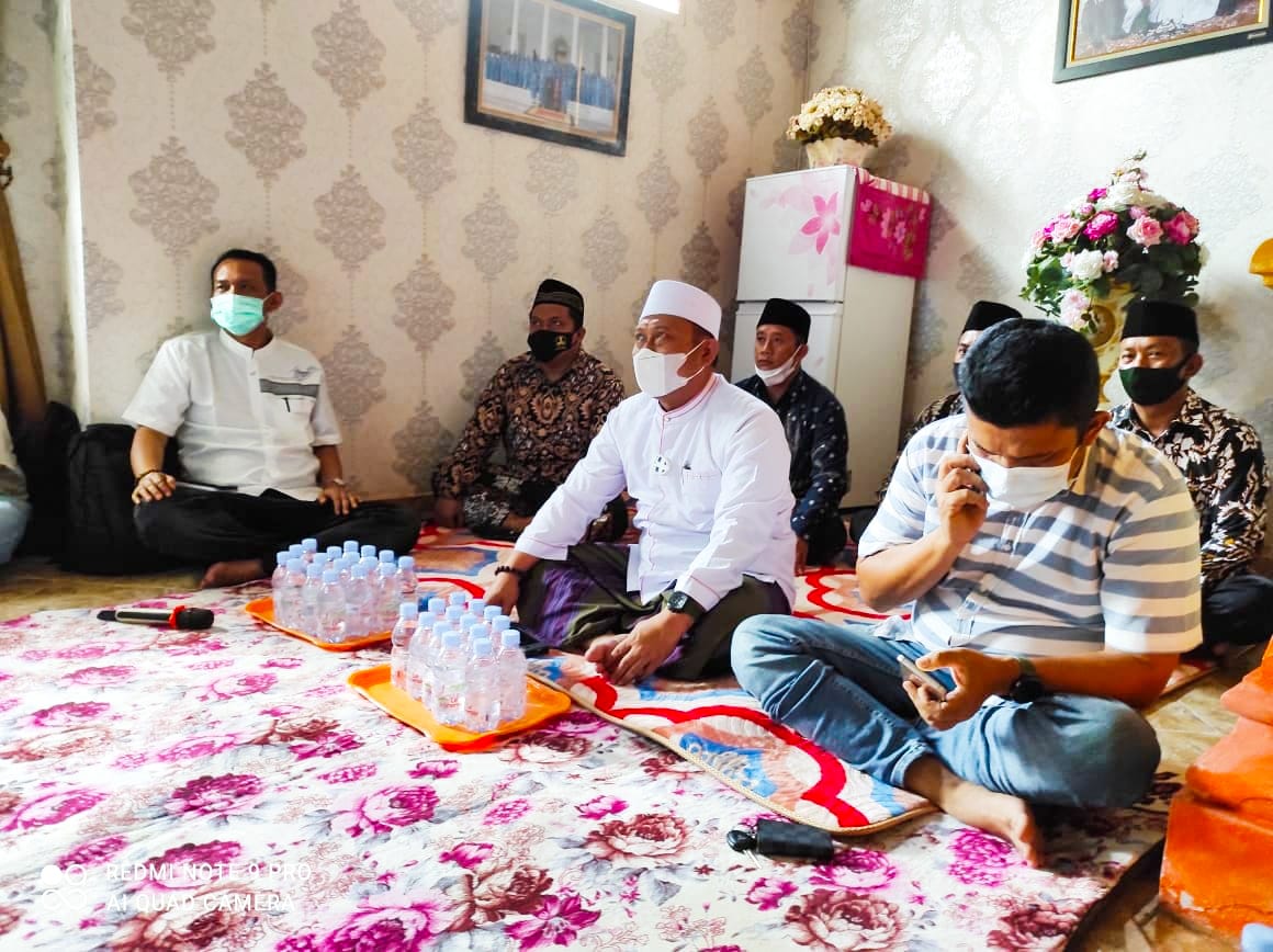 Bupati Kampar Pimpin Do'a Dan Sholawat Bersama Jauhkan Bencana dan Wabah Bupati Kampar Pimpin Do'a Dan Sholawat Bersama Jauhkan Bencana dan Wabah